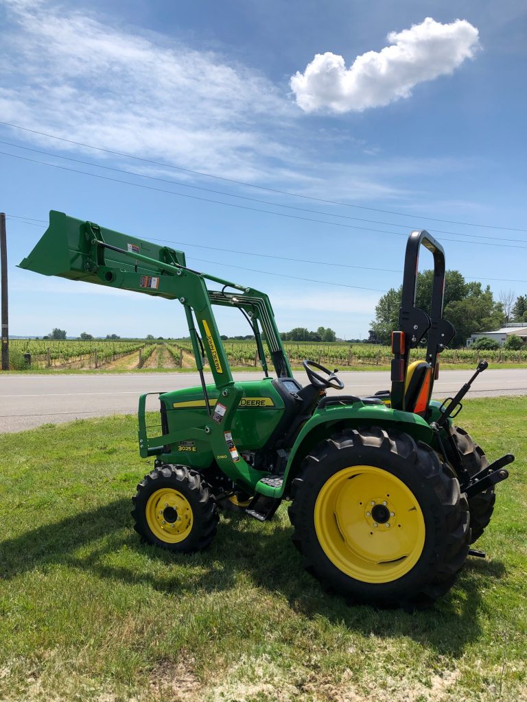 John Deere 3025E Lakeview Vineyard Equipment